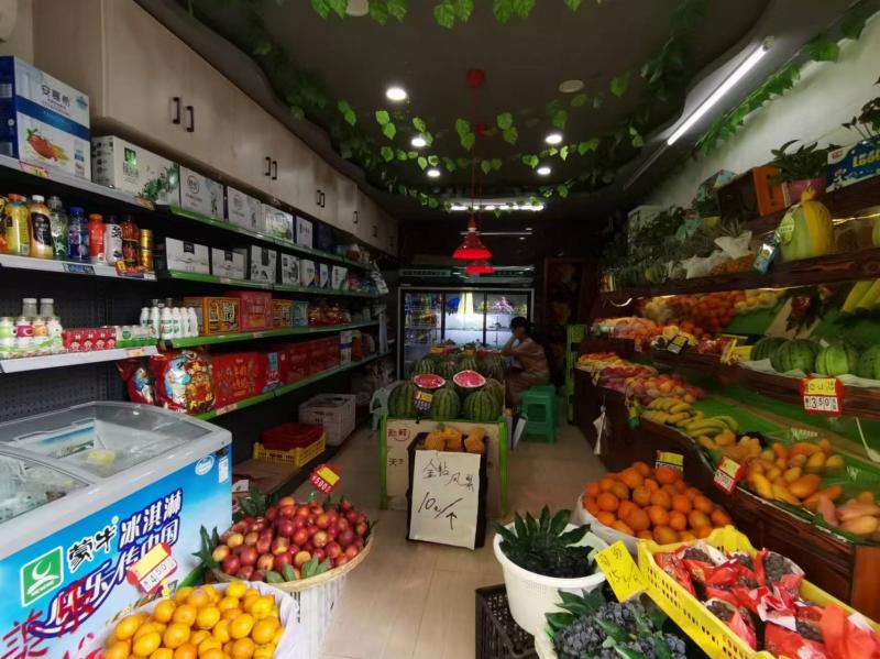 万州区沙龙路二段主干道门面出租,之前开水果店多年
