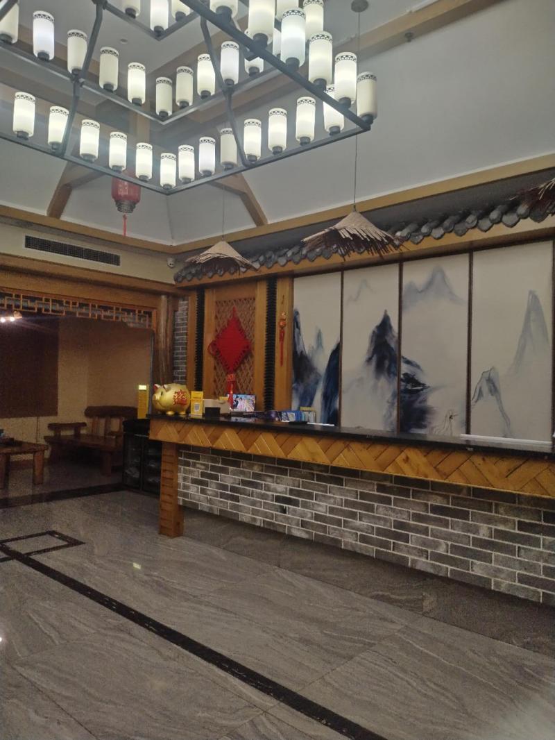 移民广场常乐汇足道急招前台收银员,客服接待