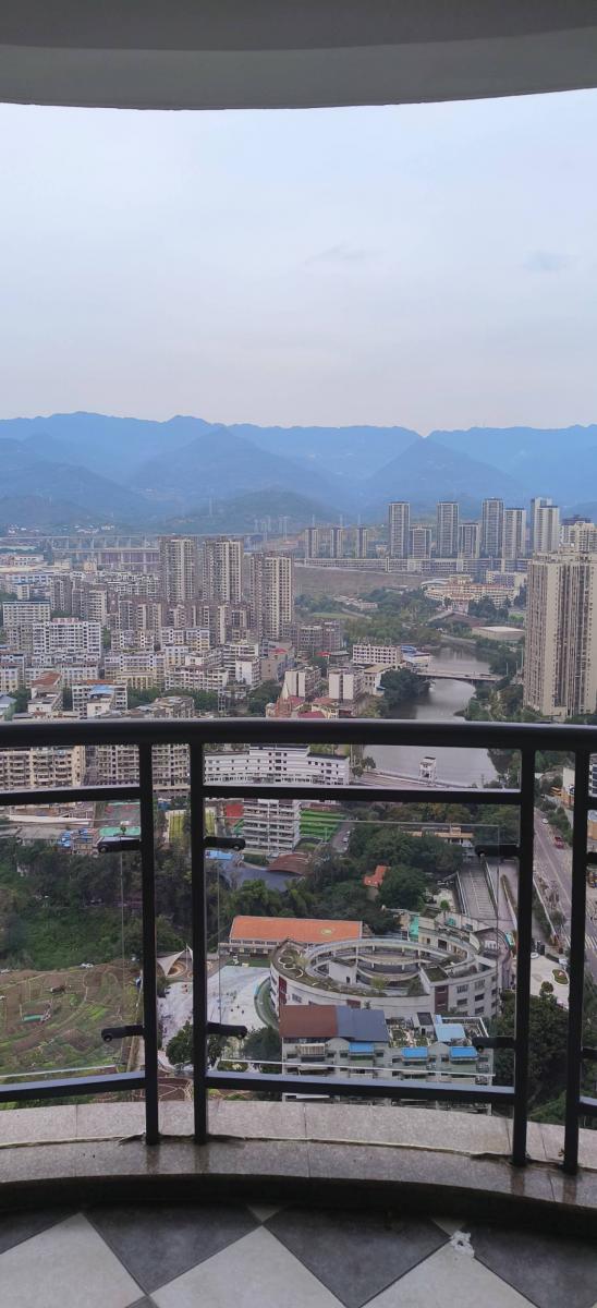 周家坝现代城,3房业主家装,拎包入住,有喜欢的联系我实地看房