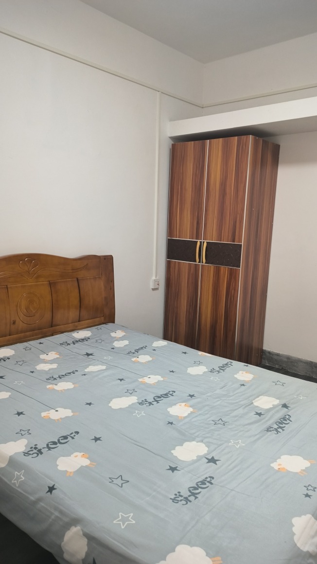 万卅高笋塘甘家院一室一厅出租,家具家电都有,拎包入住