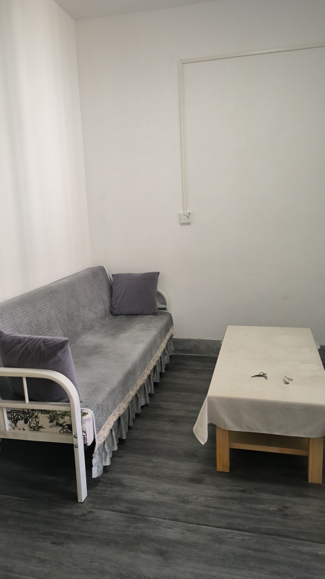 万卅高笋塘甘家院一室一厅出租,家具家电都有,拎包入住