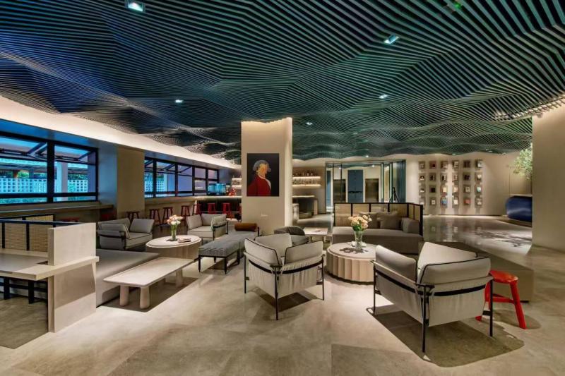 兰兹酒店诚聘前台接待(收银)